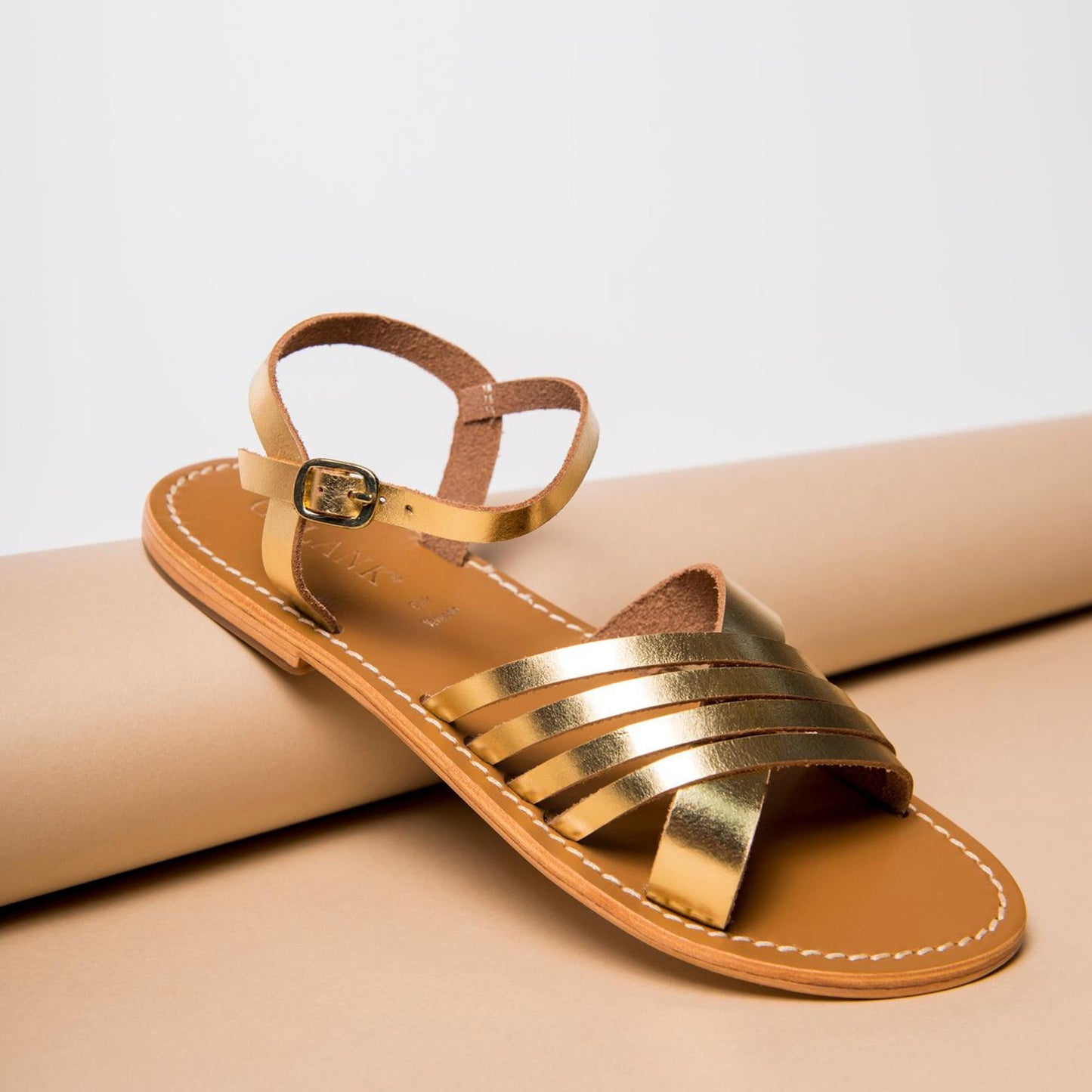 Aadarshini sandales en cuir dark gold
