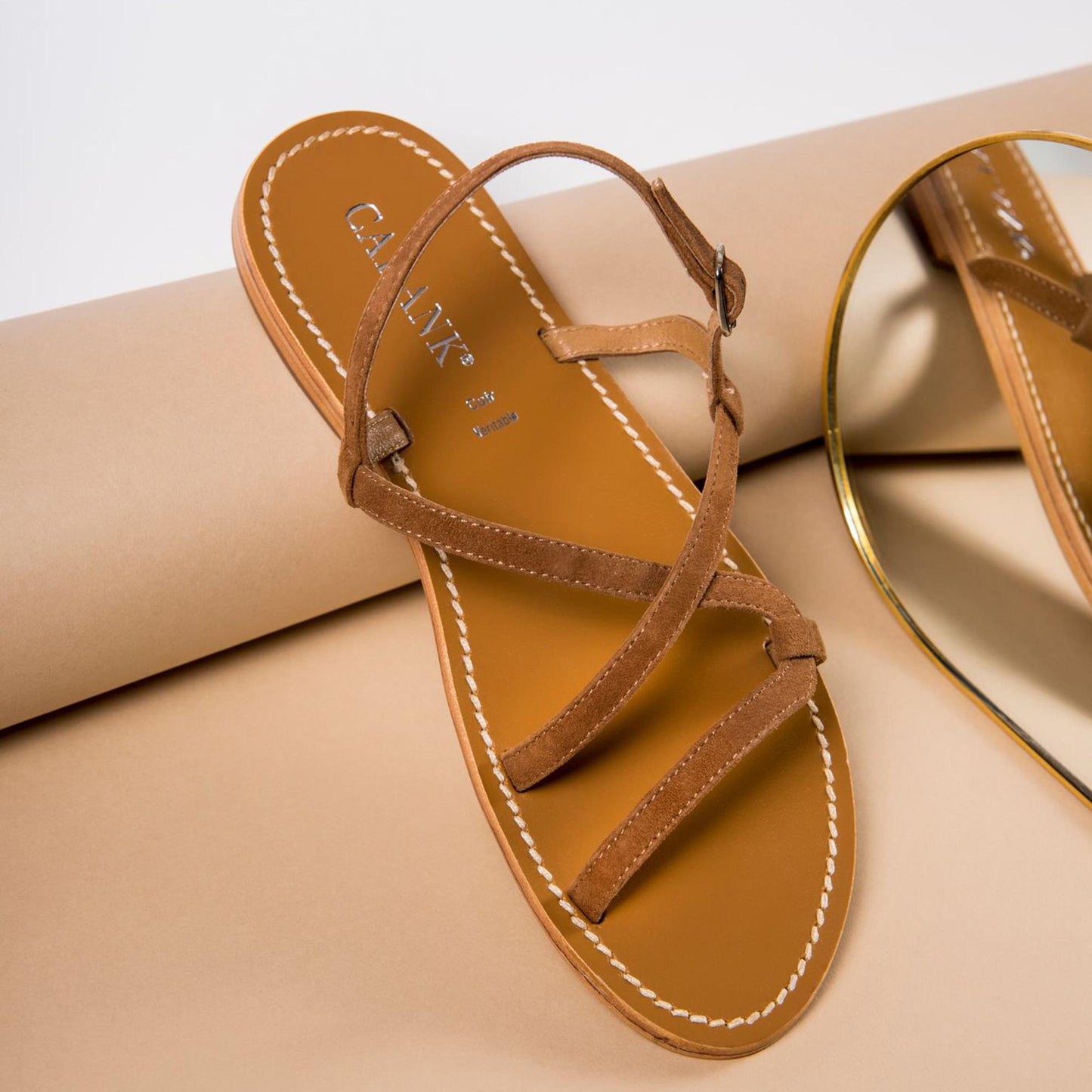 Aadyasha sandales en cuir camel