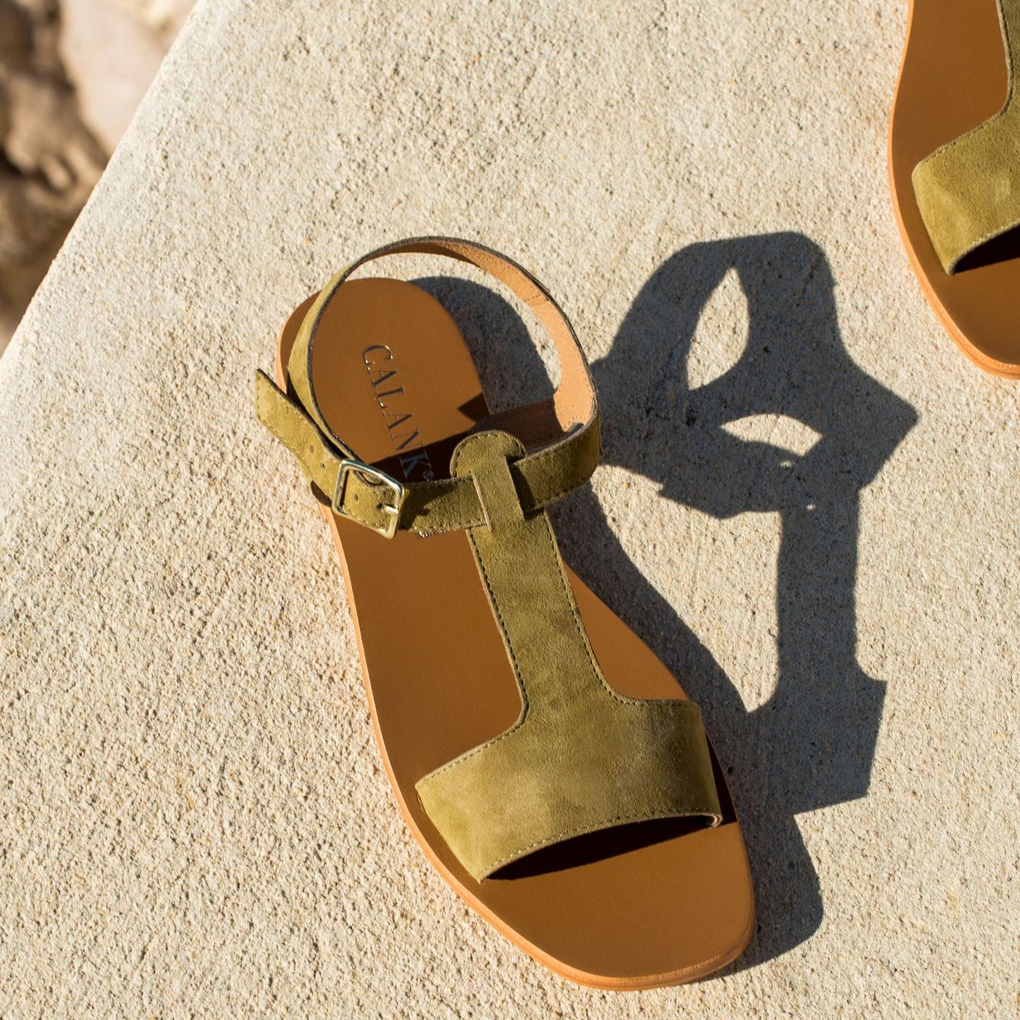 FARNOUSH sandales en cuir olive